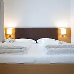 View Julia By We Rent *