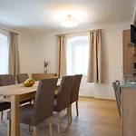 View Julia By We Rent *